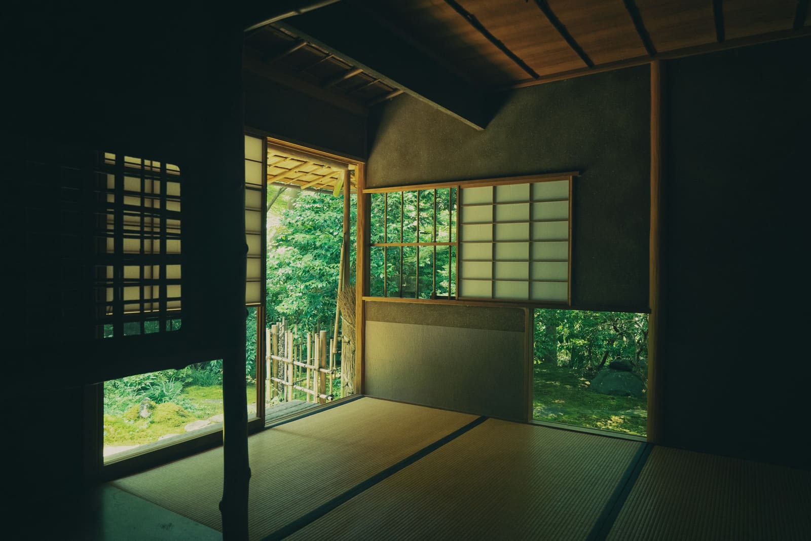 日本家屋の静かな和室