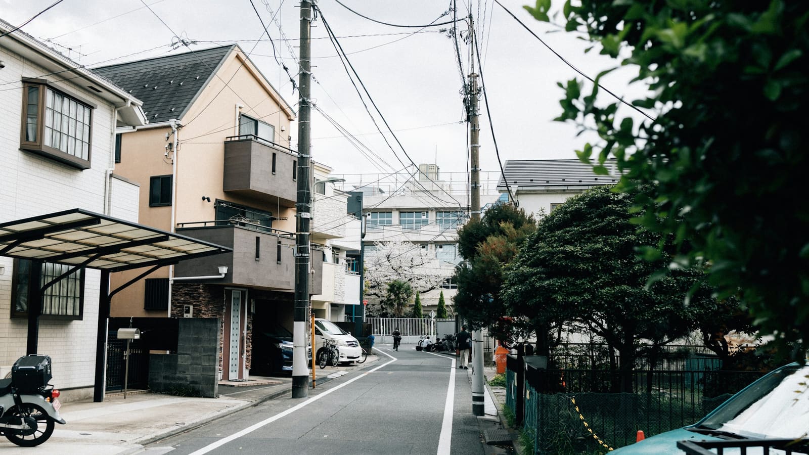 日本の住宅街の通り